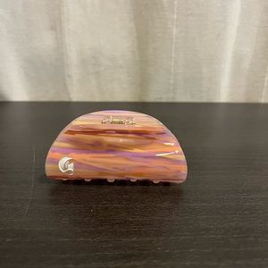 Glossier Claw Clip